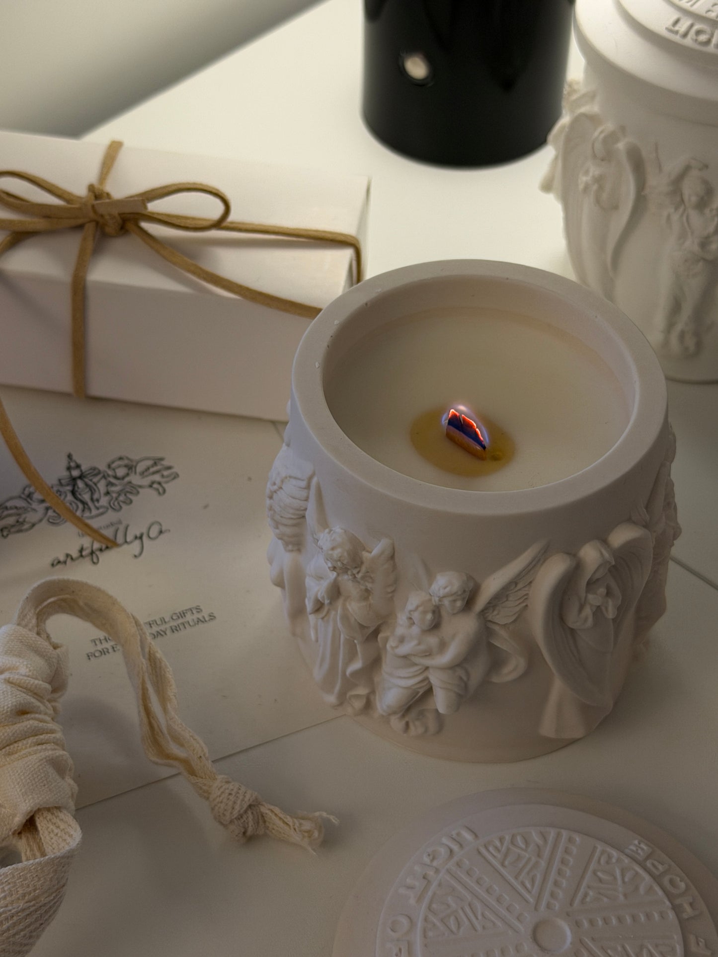 Stone Vessel Scented Candle | Silent Grove - Geranium, Cedarwood, Sandalwood